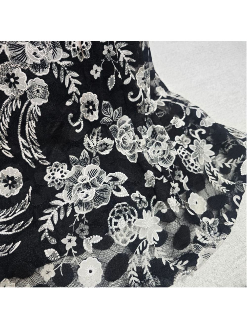 Women's Candallite Petite Black & White Floral Lace Dress PM - Picture 4 of 10